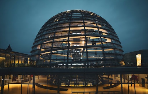Domo de vidro do Palácio de Reichstag, sede do parlamento federal alemão, localizado em Berlim, capital do país.