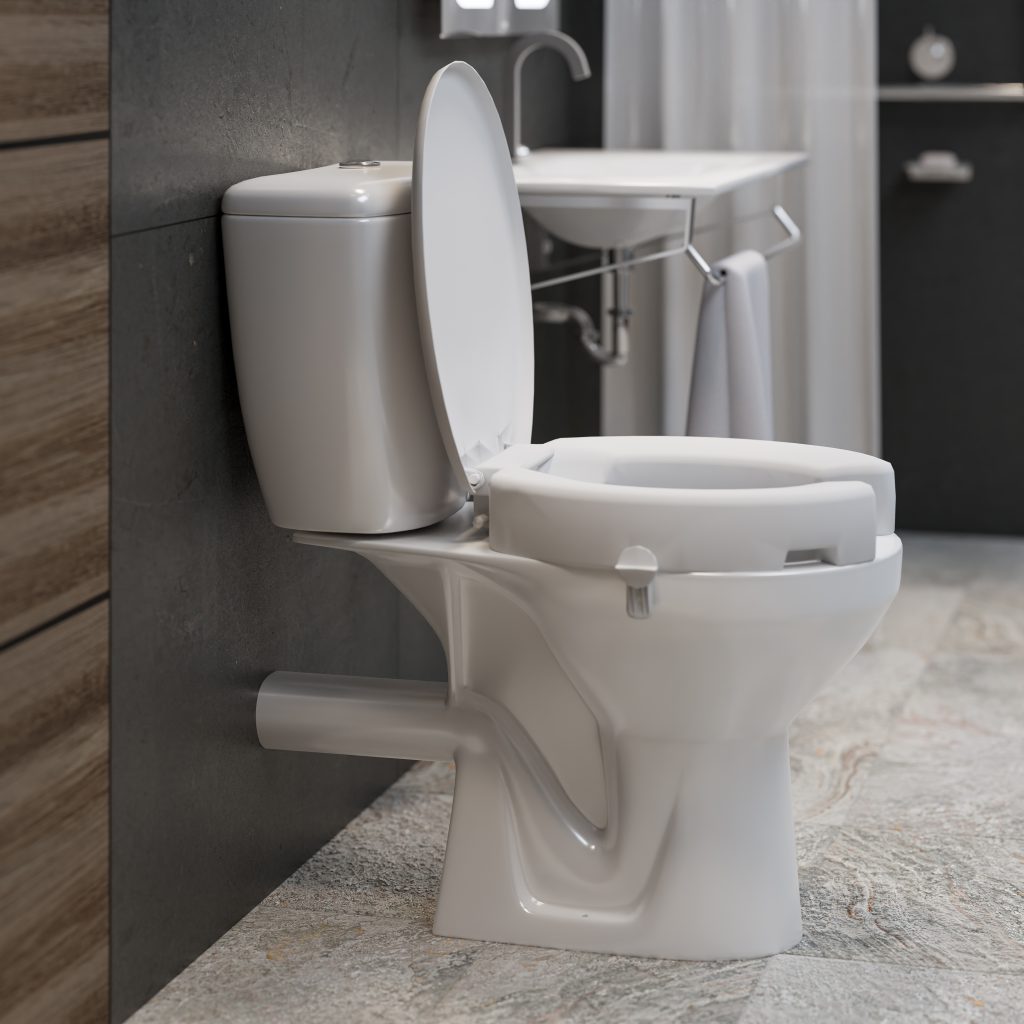 Assento sanitário elevado para acessibilidade instalado em um vaso sanitário branco