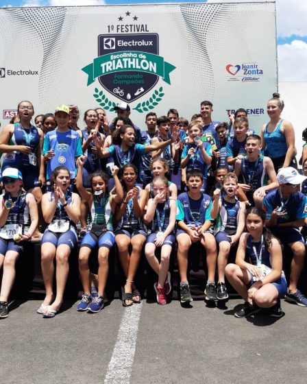 Triatletas da Escolinha de Triathlon inspiram novas gerações